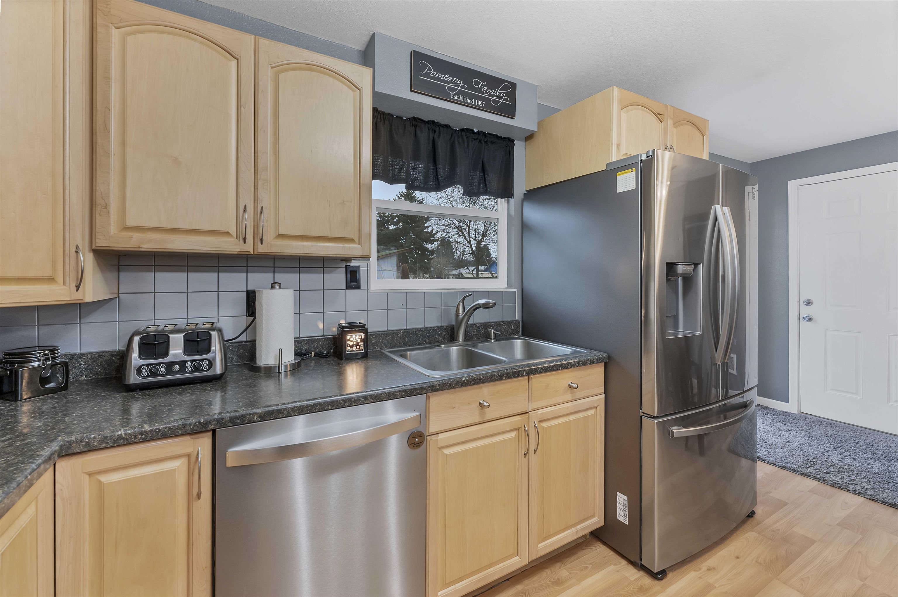 309 South St Charles Road Spokane Valley, WA 99037 - Photo 9 of 31 Gallery Image 9