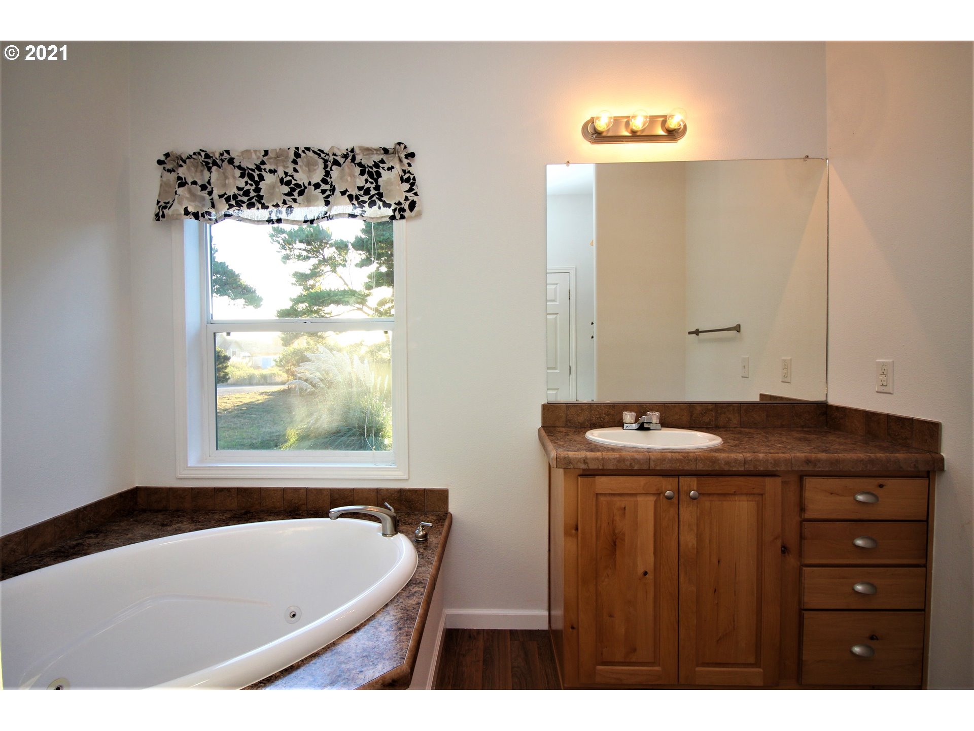 54771 Franklin Road Bandon, OR 97411 - Photo 11 of 19 Gallery Image 11