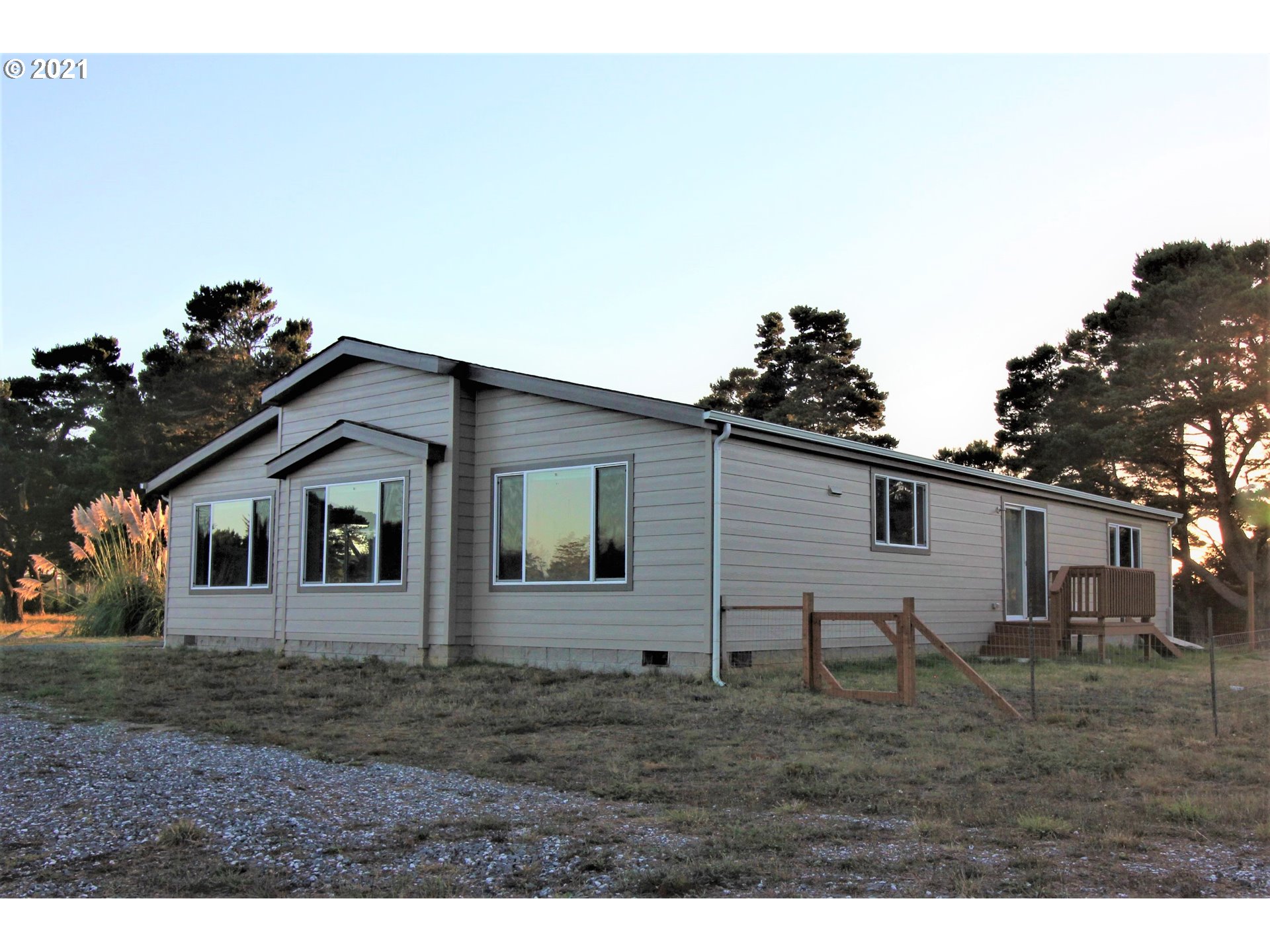 54771 Franklin Road Bandon, OR 97411 - Photo 18 of 19 Gallery Image 18