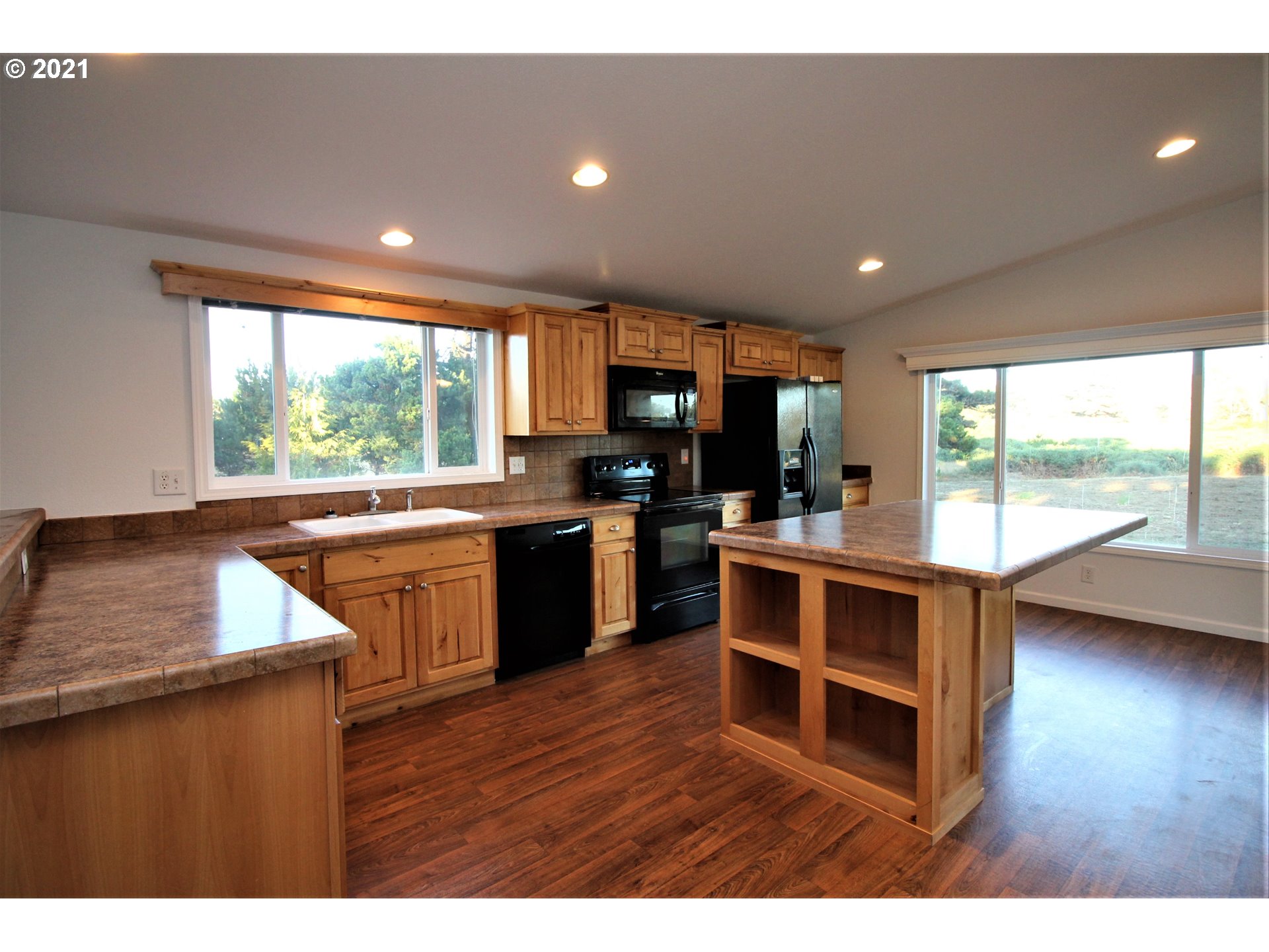 54771 Franklin Road Bandon, OR 97411 - Photo 3 of 19 Gallery Image 3