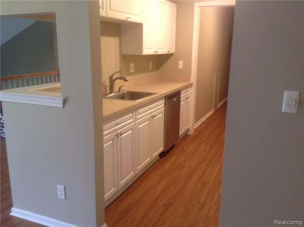 3538 Oakmonte Boulevard, Unit 109 Rochester, MI 48306 - Photo 9 of 22 IMG_1957.JPG