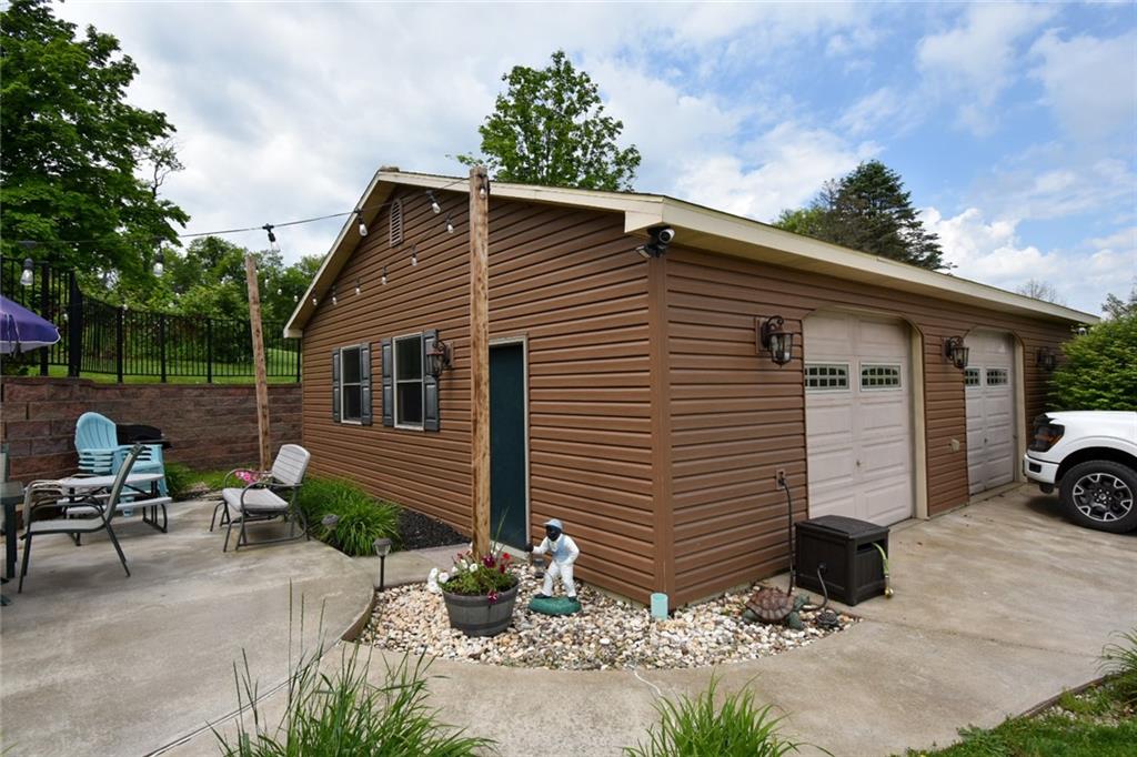 133 Baer Road Smock, PA 15480 - Photo 4 of 50