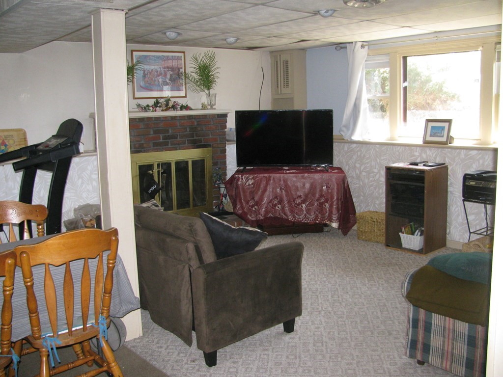 18 Maple Road Randolph, MA 02368 - Photo 15 of 24 Gallery Image 15