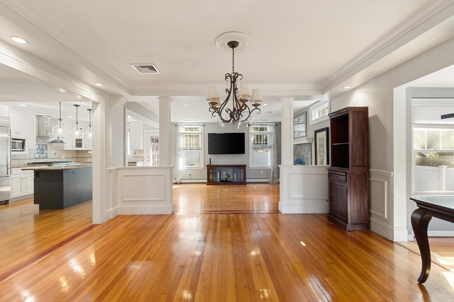 85 Robbins Road Watertown, MA 02472 - Photo 10 of 40 Gallery Image 10