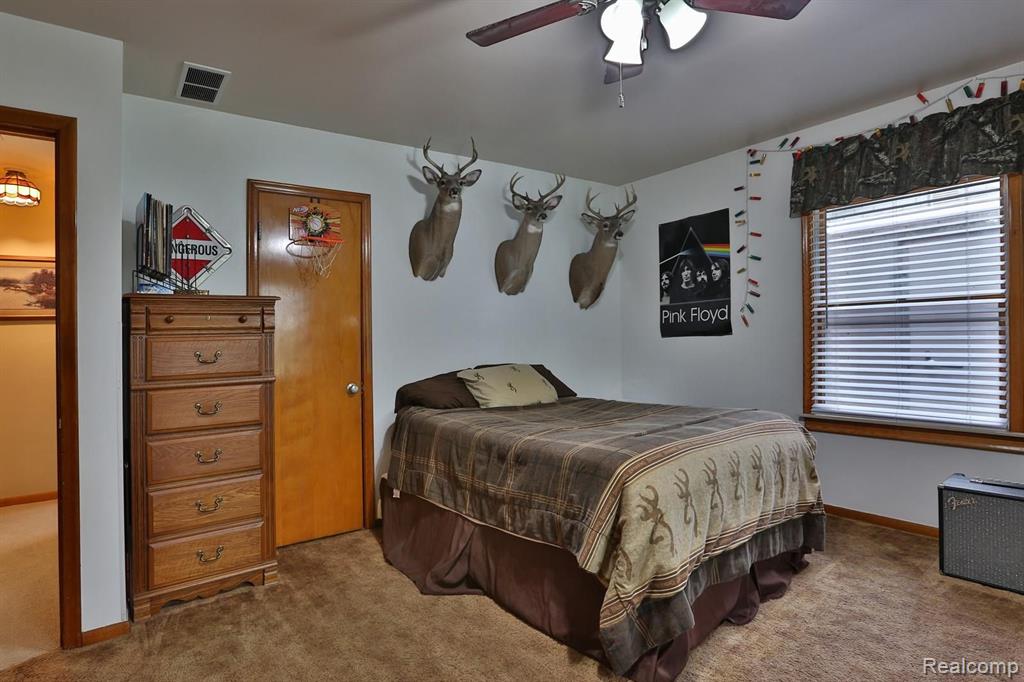 29445 South Gibraltar Road Gibraltar, MI 48173 - Photo 9 of 23