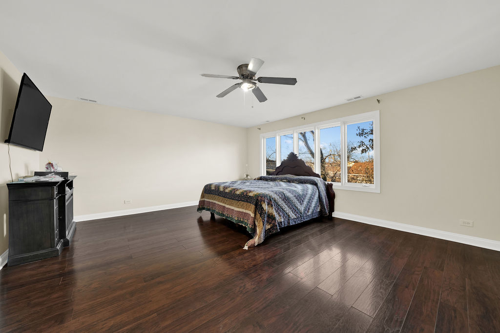 7435 West 74th Street Bridgeview, IL 60455 - Photo 14 of 34