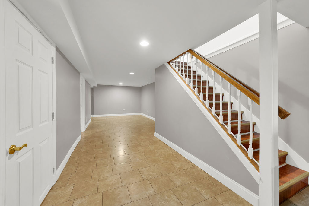 7435 West 74th Street Bridgeview, IL 60455 - Photo 20 of 34