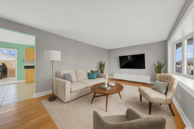 $440,000 | 7435 West 74th Street, Bridgeview, IL 60455