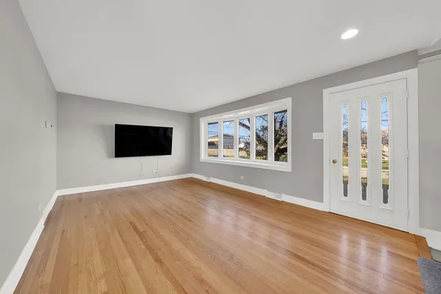 $440,000 | 7435 West 74th Street, Bridgeview, IL 60455