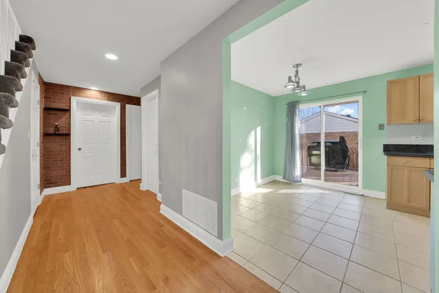 $440,000 | 7435 West 74th Street, Bridgeview, IL 60455