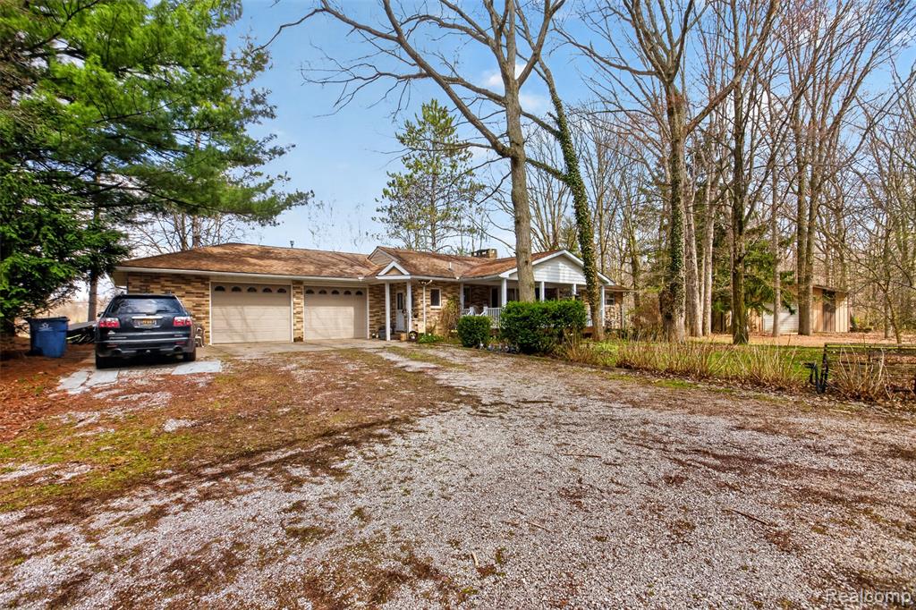 8197 Irish Road Millington, MI 48746 - Photo 1 of 58