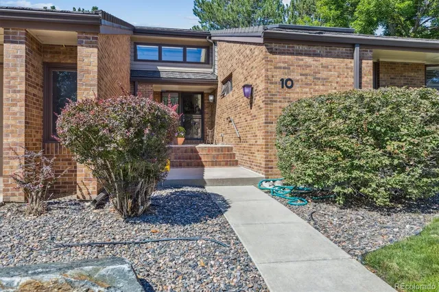 $750,000 | 2777 South Elmira Street, Unit 10, Denver, CO 80231