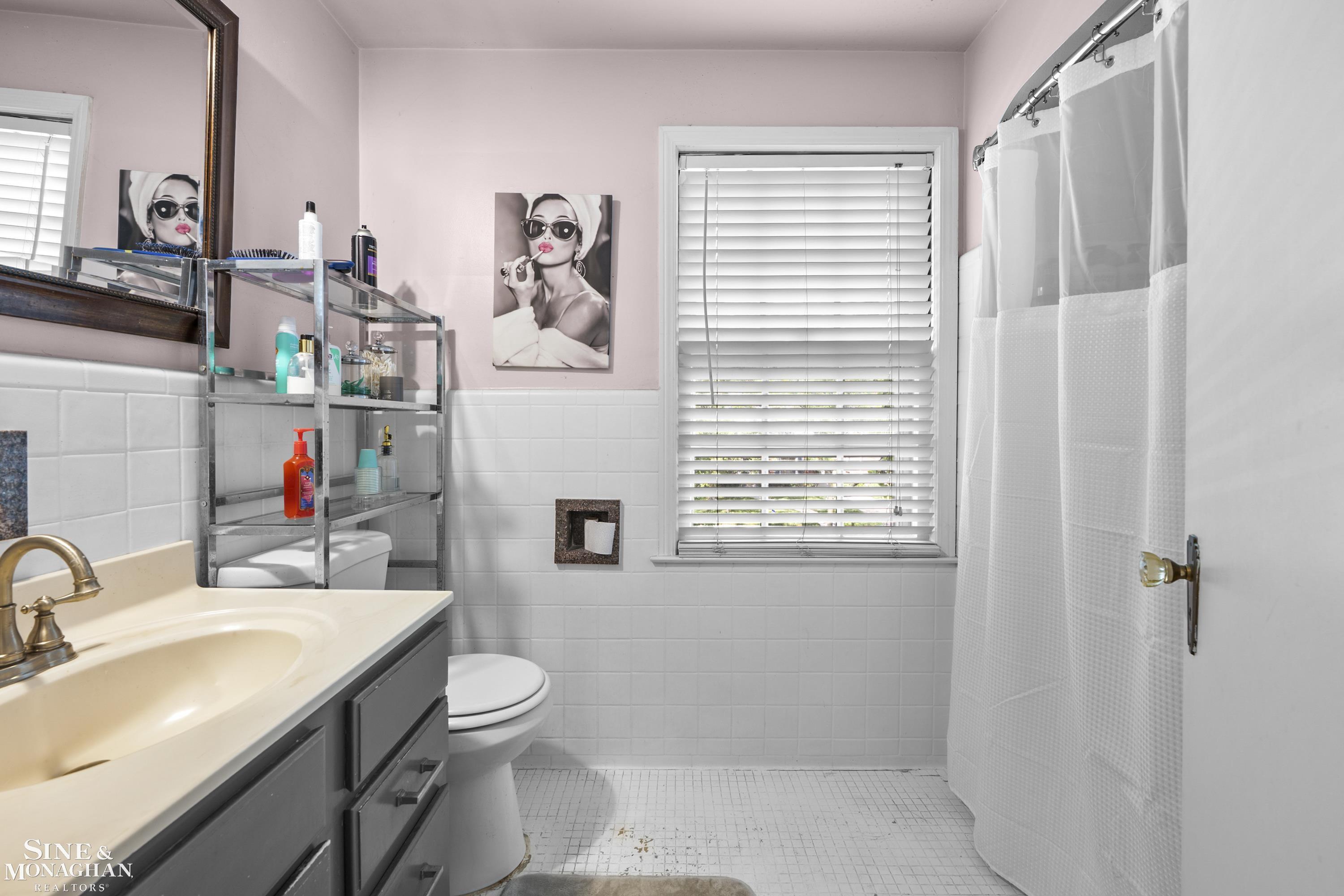 433 Maison Road Grosse Pointe, MI 48236 - Photo 24 of 38 50213206-44de7d14-46d5-4d6f-9b3a-ea0ffc22c93a.JPG
