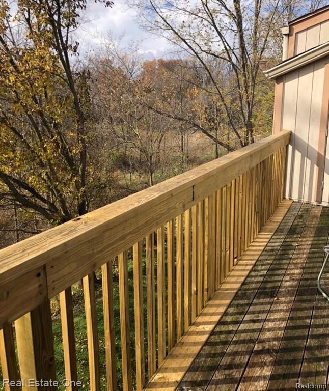 1693 Riverside Drive Rochester Hills, MI 48309 - Photo 4 of 24