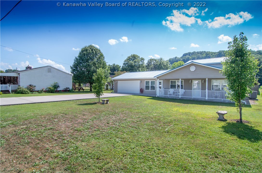4025 Lower Falls Road St. Albans, WV 25177 - Photo 2 of 23 Gallery Image 2