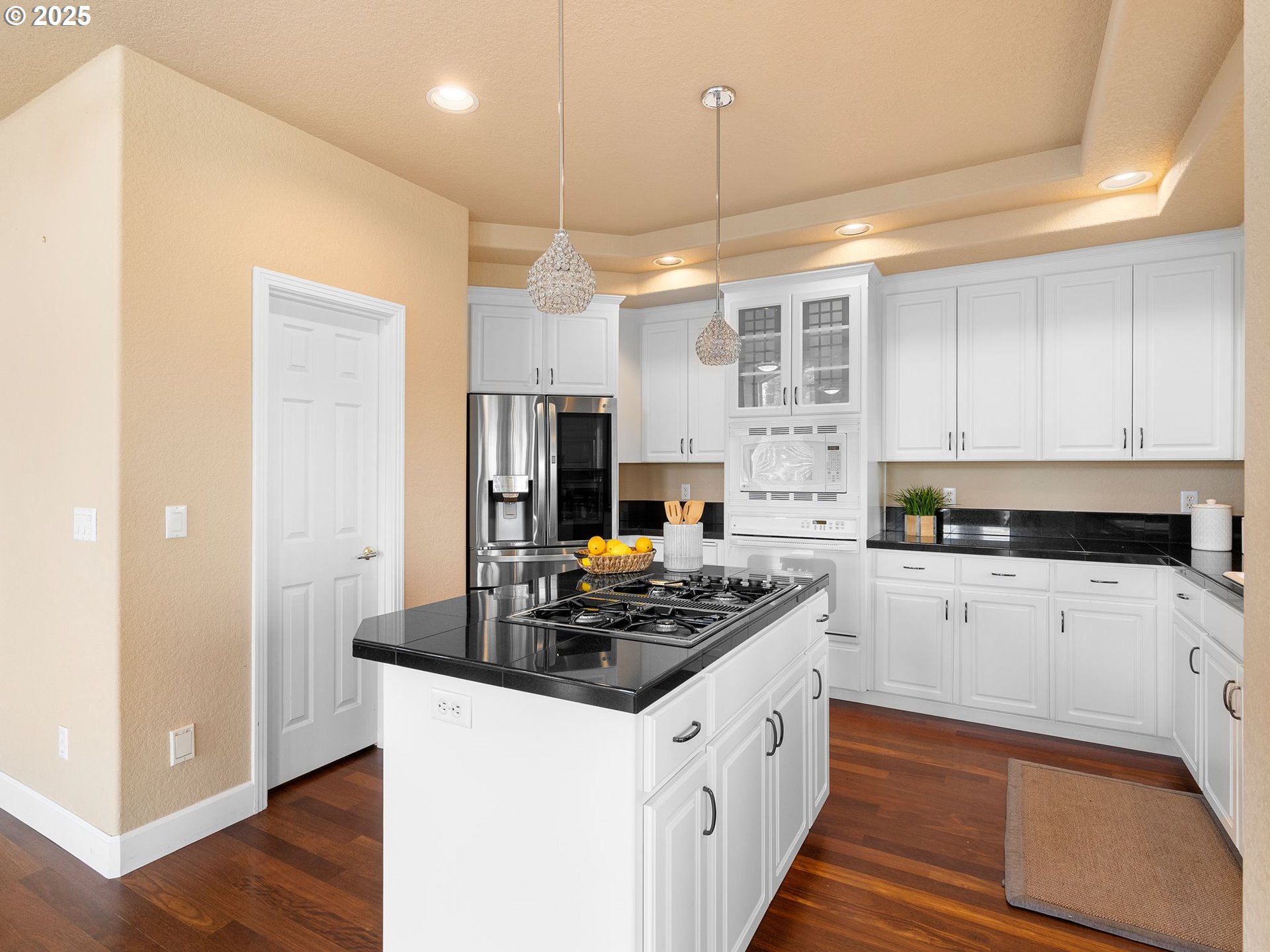 12887 Southwest Ridgefield Lane Portland, OR 97223 - Photo 13 of 45 Gallery Image 13