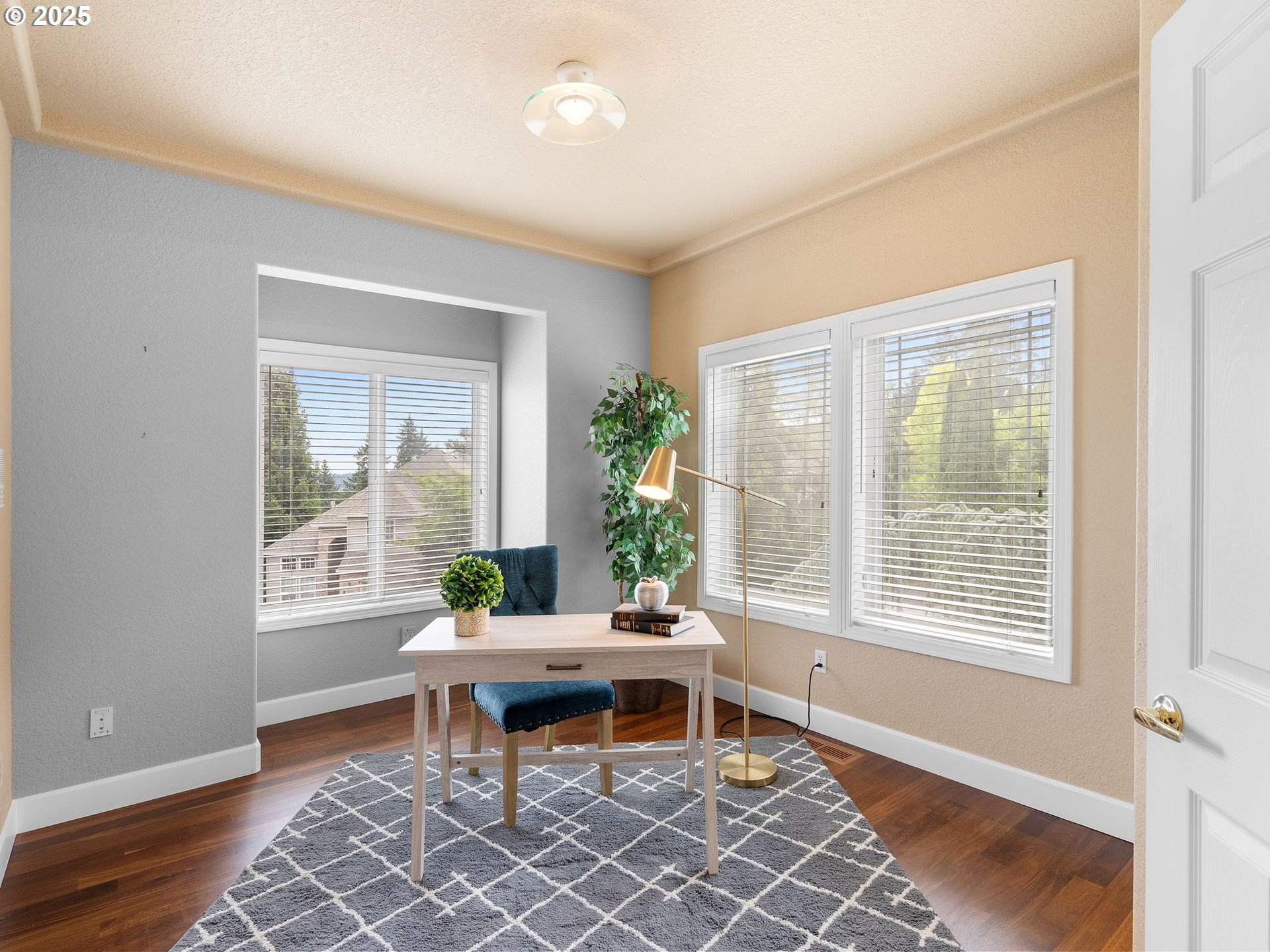 12887 Southwest Ridgefield Lane Portland, OR 97223 - Photo 19 of 45 Den/Office