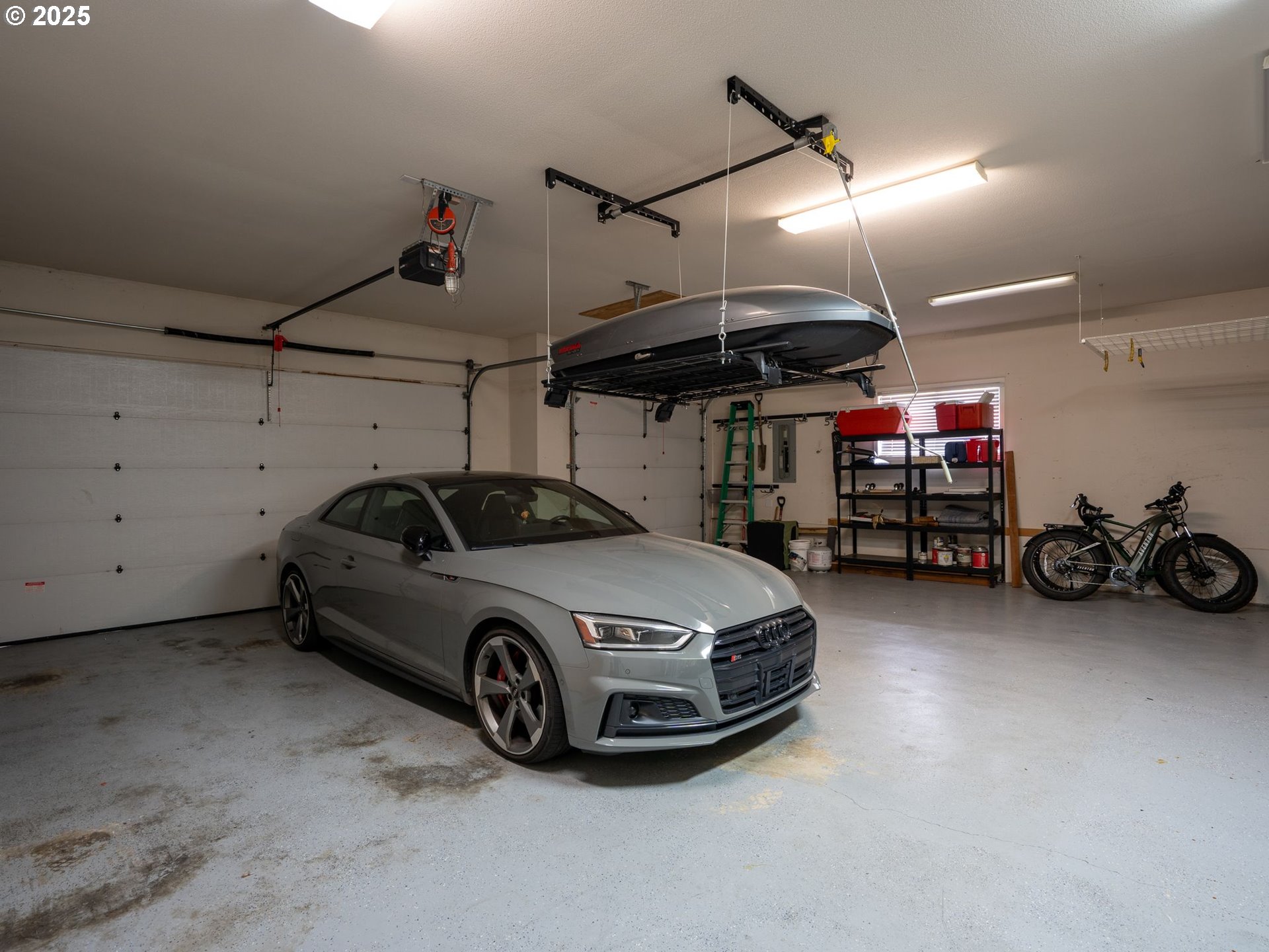 12887 Southwest Ridgefield Lane Portland, OR 97223 - Photo 37 of 45 Garage