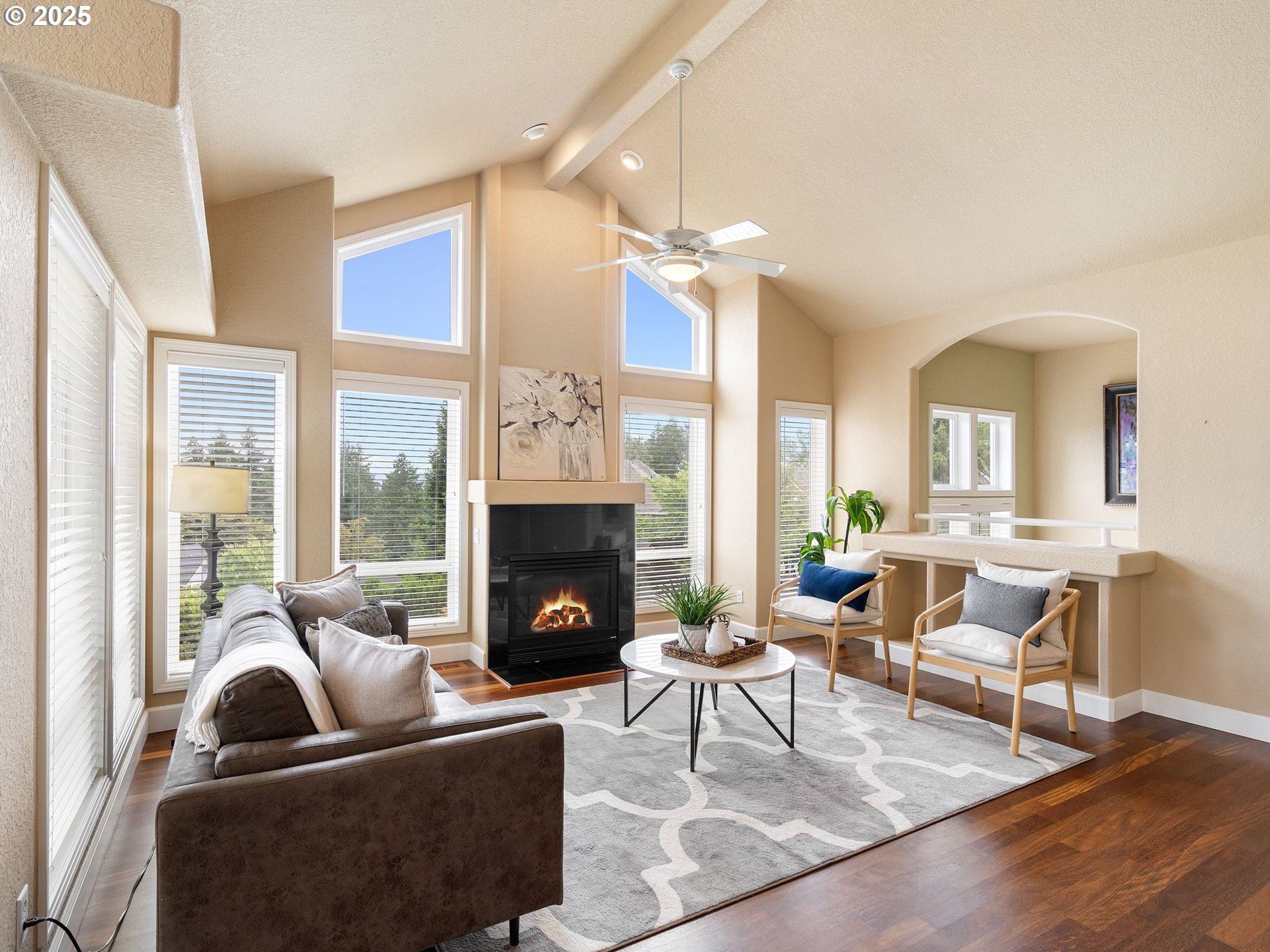 12887 Southwest Ridgefield Lane Portland, OR 97223 - Photo 8 of 45 Living Room