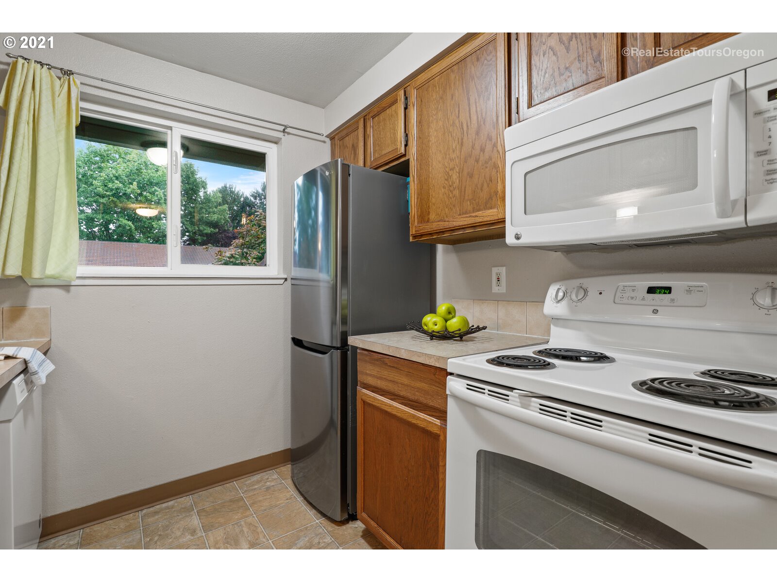 5160 Southwest 180th Avenue, Unit 2 Beaverton, OR 97078 - Photo 12 of 32
