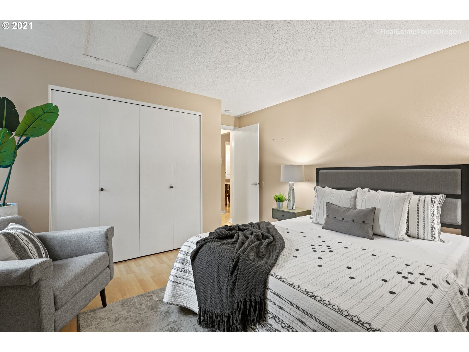 5160 Southwest 180th Avenue, Unit 2 Beaverton, OR 97078 - Photo 24 of 32