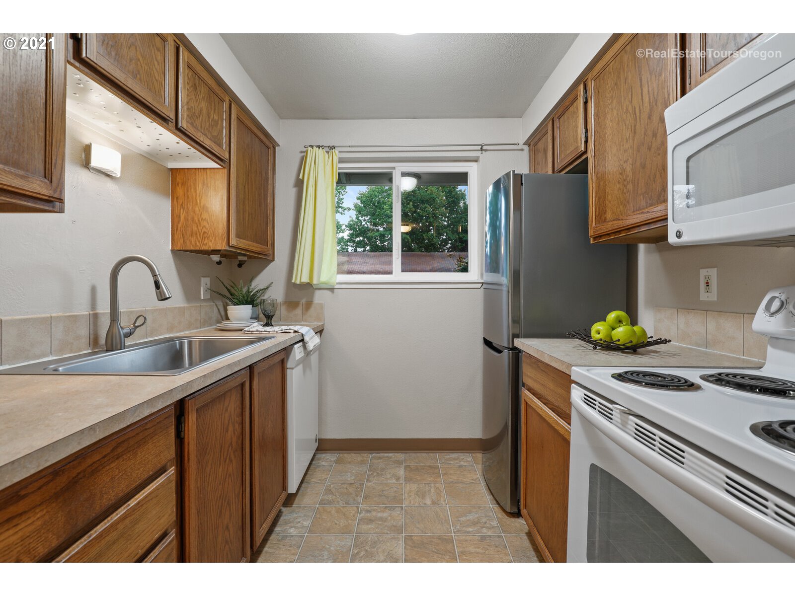 5160 Southwest 180th Avenue, Unit 2 Beaverton, OR 97078 - Photo 10 of 32