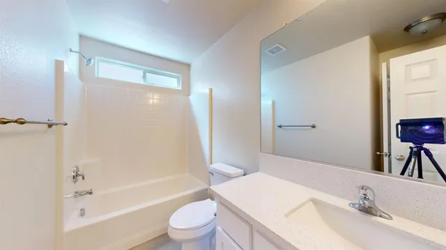 $589,950 | 5636 Landon Lane, Riverbank, CA 95367