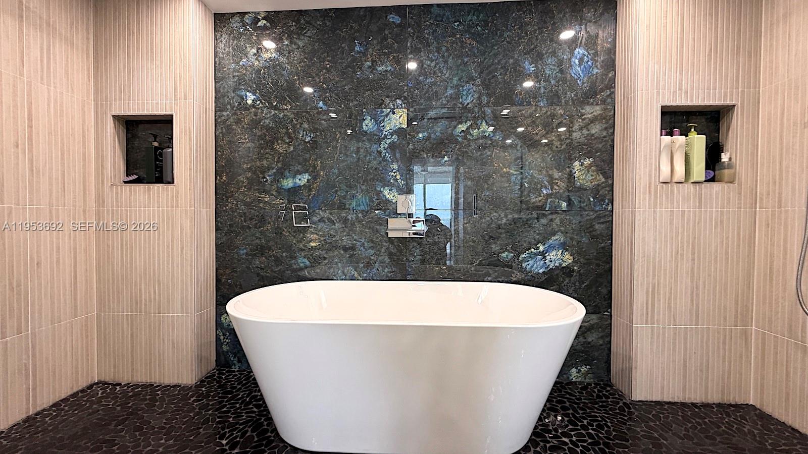 465 Brickell Avenue, Unit 5603 Miami, FL 33131 - Photo 10 of 29