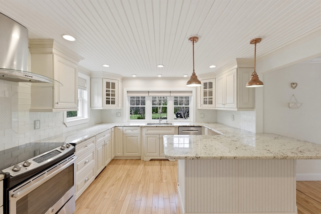 59 Billington Sea Road Plymouth, MA 02360 - Photo 3 of 42