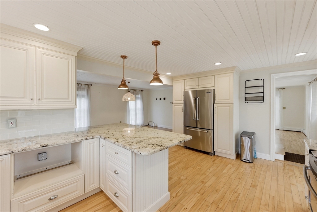 59 Billington Sea Road Plymouth, MA 02360 - Photo 5 of 42