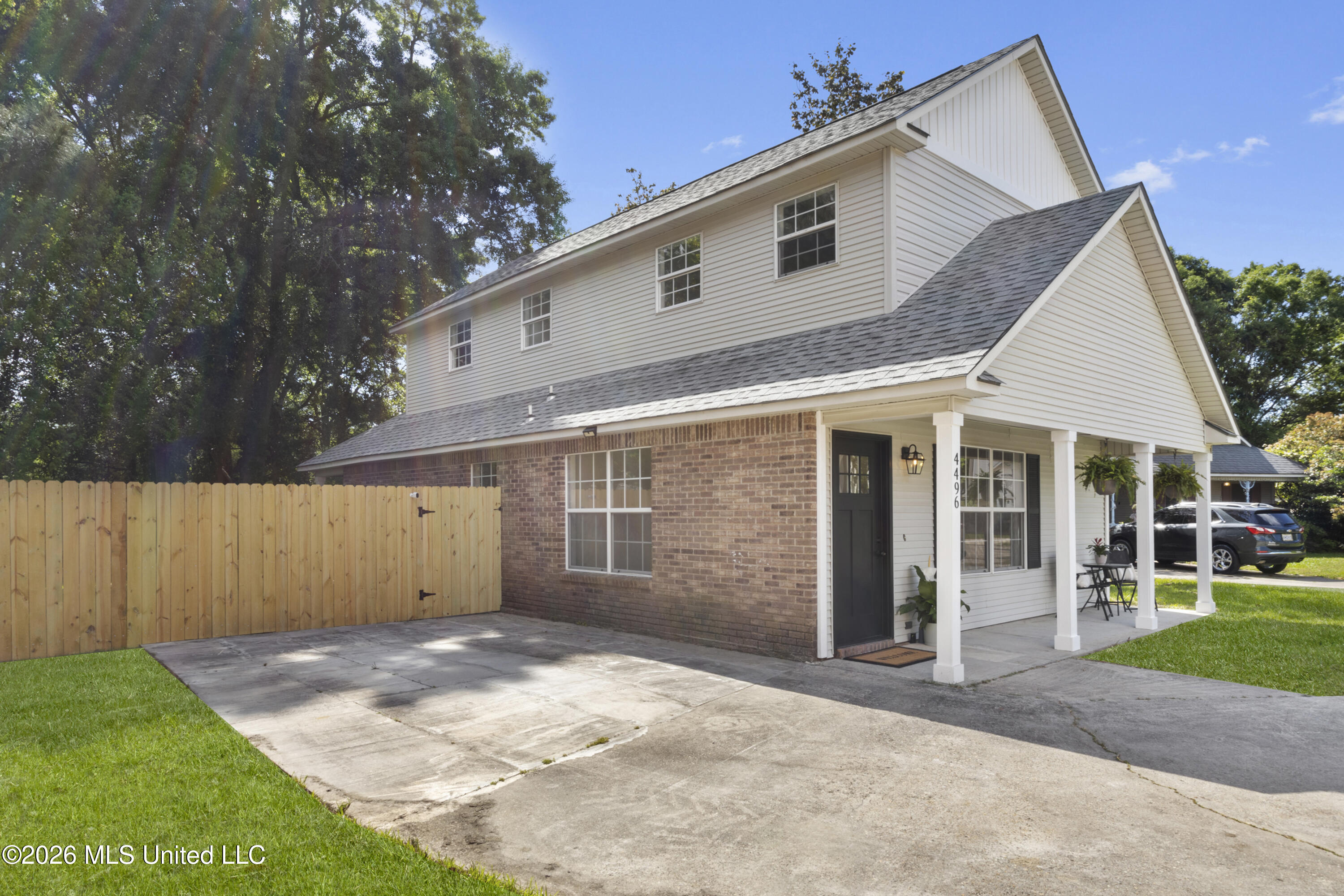 4496 Magnolia Cove East D'Iberville, MS 39540 - Photo 3 of 27 00003
