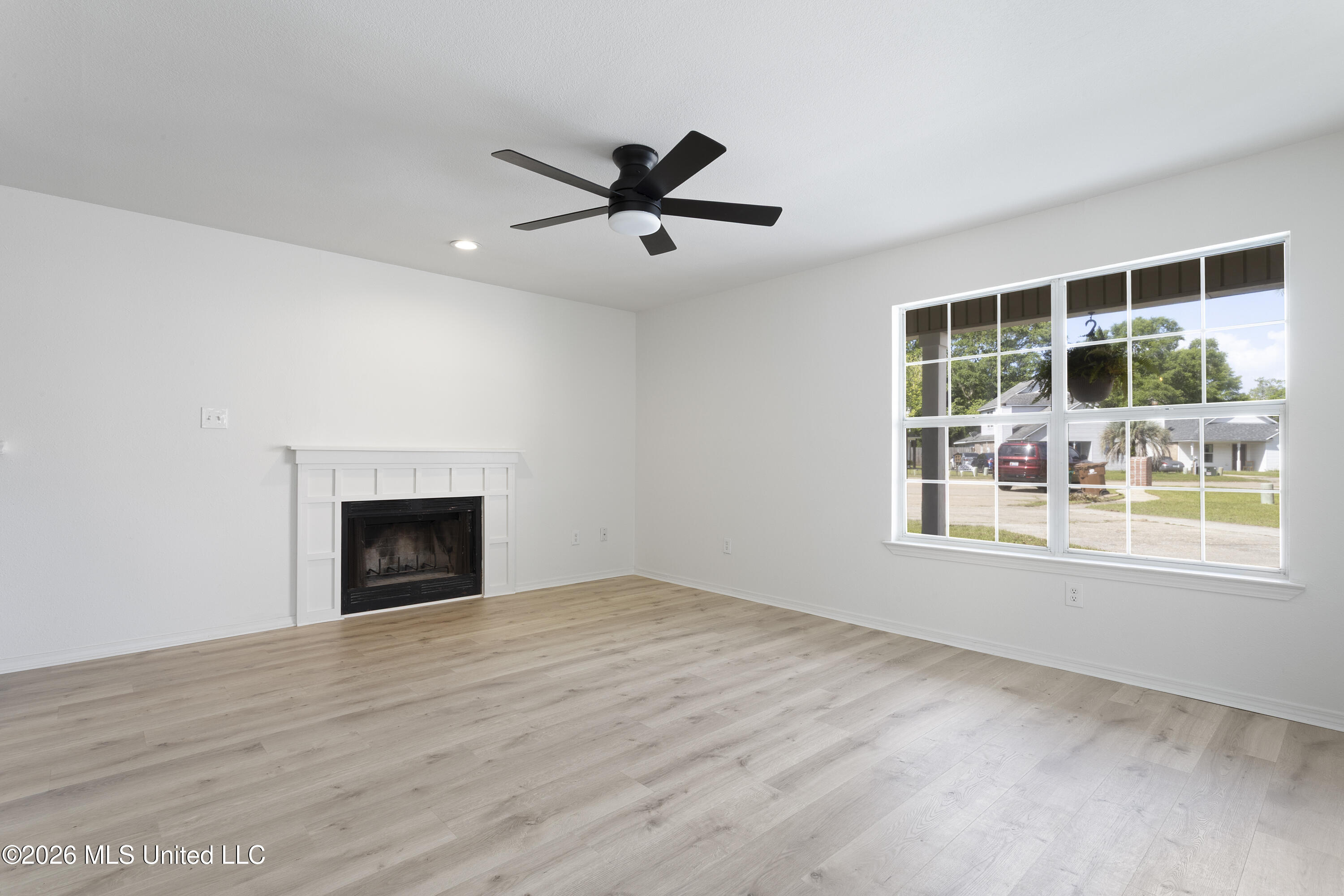 4496 Magnolia Cove East D'Iberville, MS 39540 - Photo 7 of 27 00007