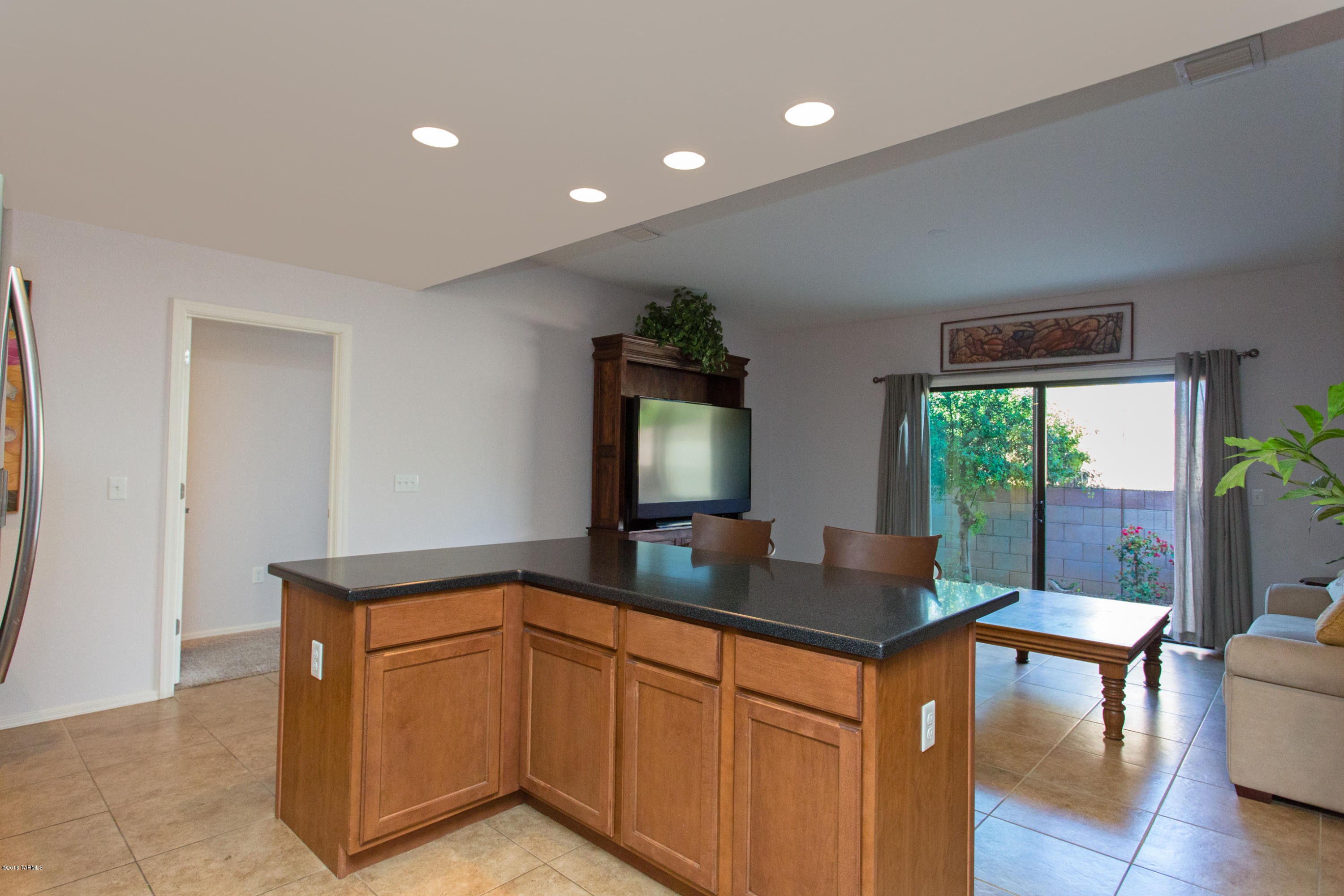 4136 North Fortune Loop Tucson, AZ 85719 - Photo 7 of 22