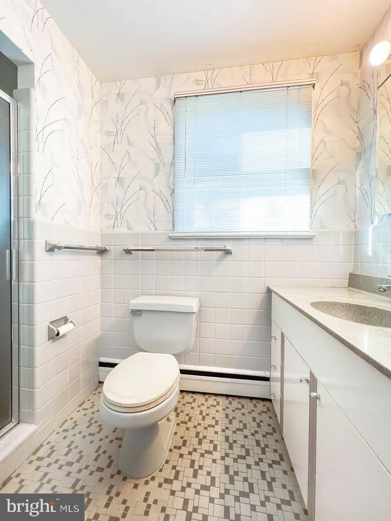 883 Parkwood Road Blue Bell, PA 19422 - Photo 26 of 65 En suite bathroom attached to Primary Bedroom