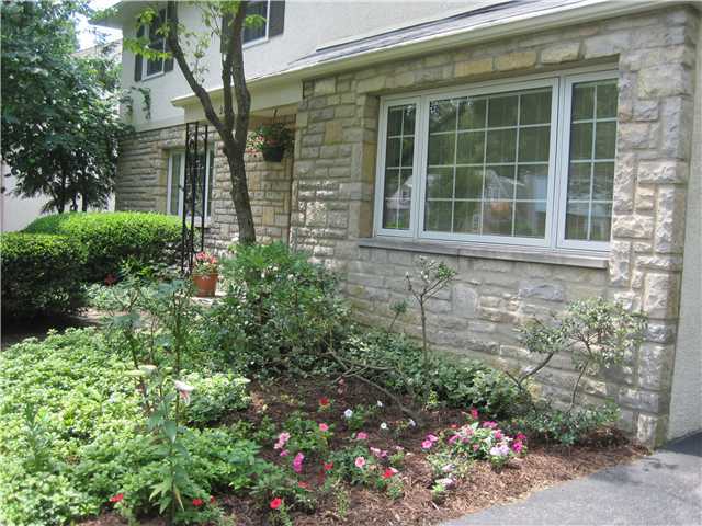 2713 Wexford Road Columbus, OH 43221 - Photo 3 of 23