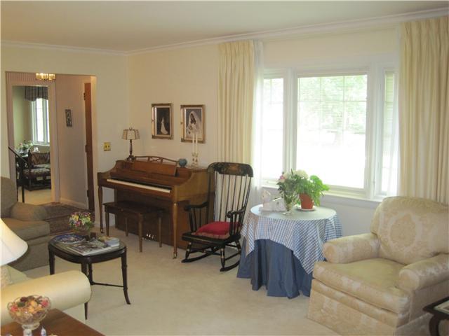 2713 Wexford Road Columbus, OH 43221 - Photo 5 of 23