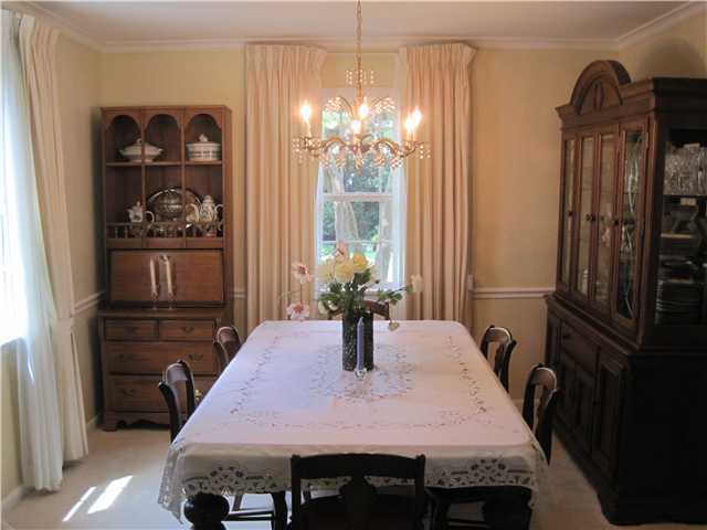 2713 Wexford Road Columbus, OH 43221 - Photo 7 of 23