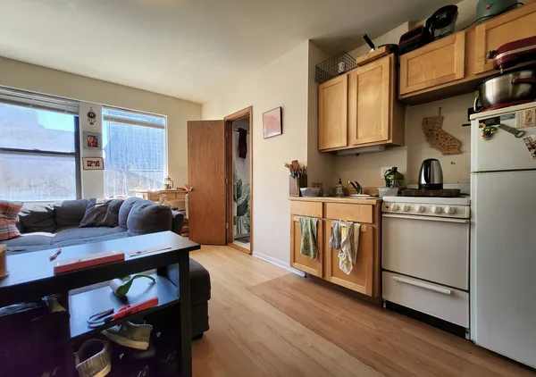 $1,800 | 1504 North Dearborn Parkway, Unit 306, Chicago, IL 60610