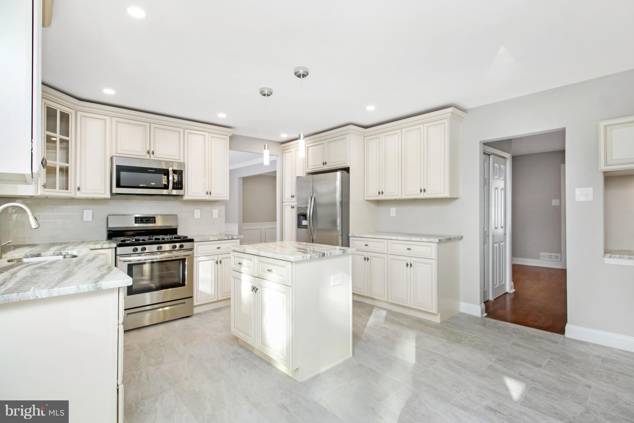 218 Rabbit Run Road Cherry Hill, NJ 08003 - Photo 4 of 39