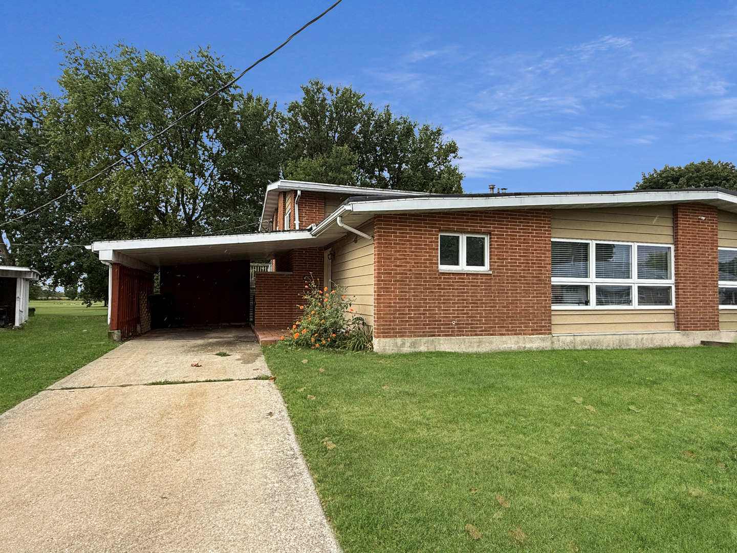 1512 Golfview Road Rantoul, IL 61866 - Photo 1 of 22 Gallery Image 1