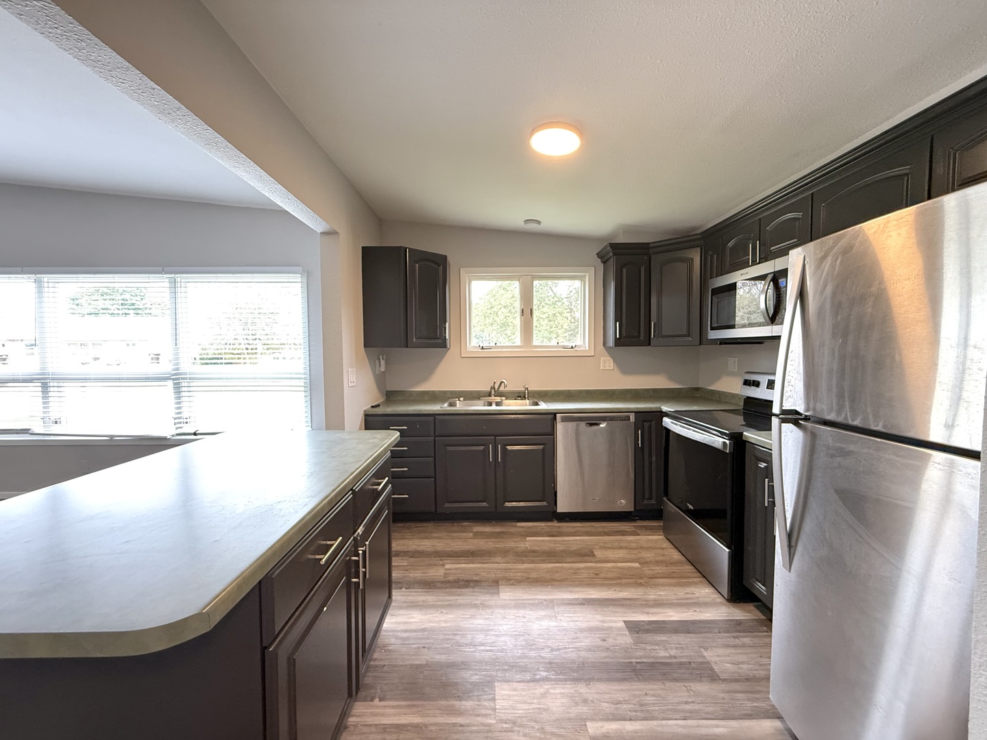 1512 Golfview Road Rantoul, IL 61866 - Photo 3 of 22 Gallery Image 3