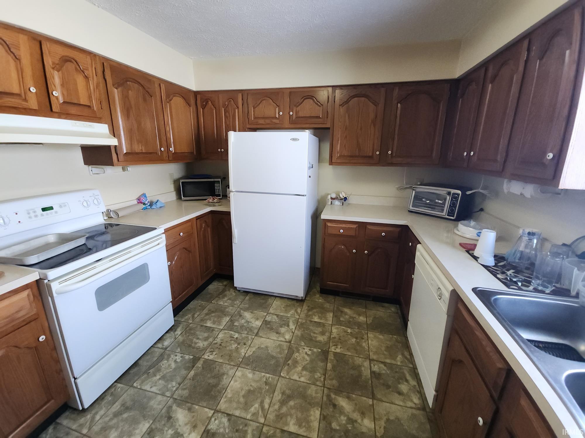 10613 East St Road Galveston, IN 46932 - Photo 12 of 16