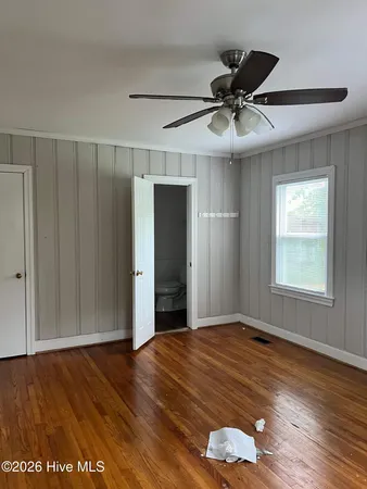 $2,600 | 303 South Oak Street, Greenville, NC 27858