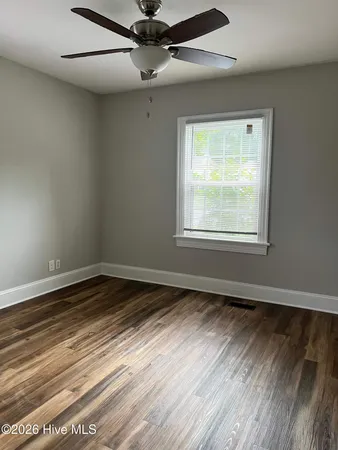 $2,600 | 303 South Oak Street, Greenville, NC 27858