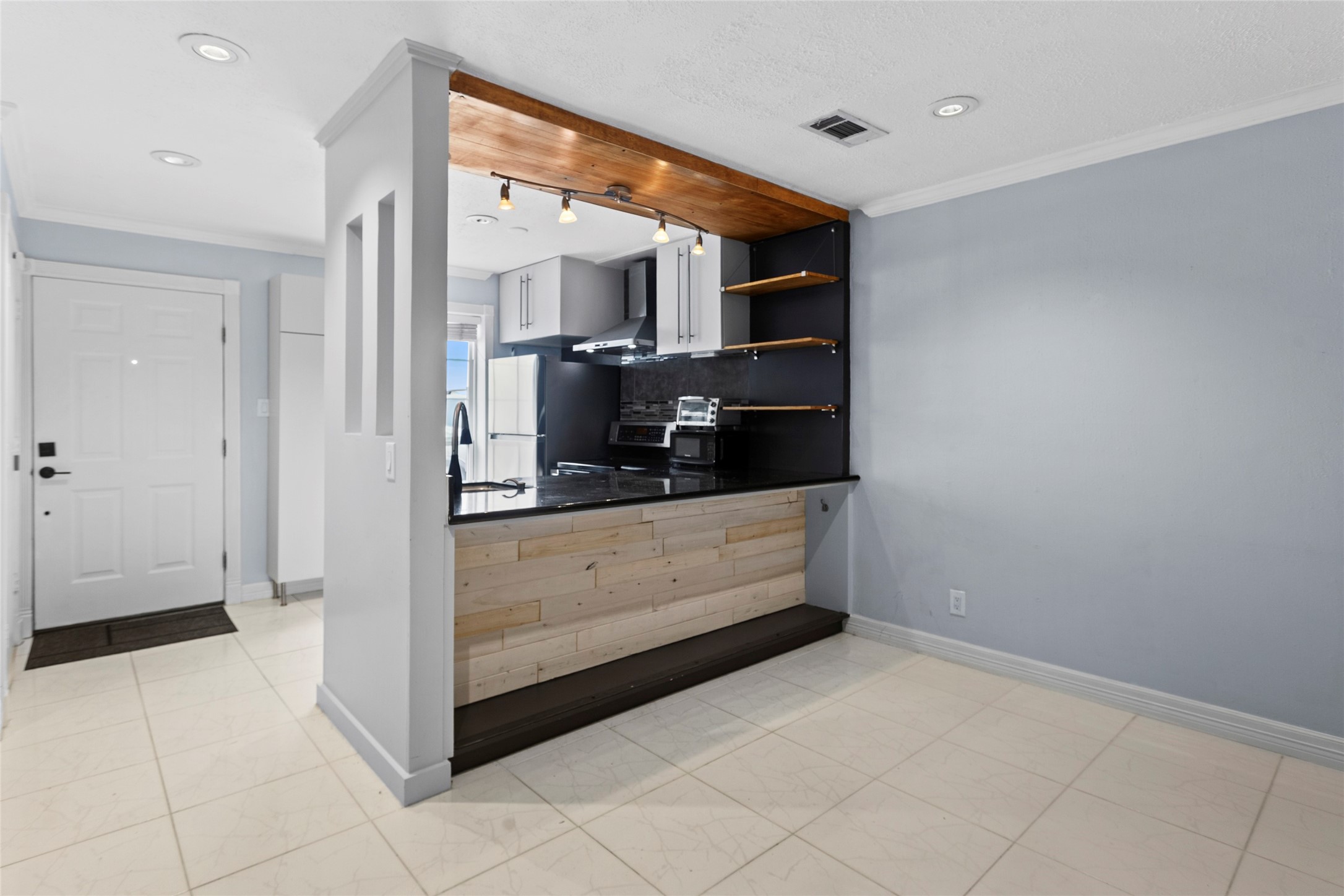 1205 Autrey Street, Unit 13 Houston, TX 77006 - Photo 8 of 25
