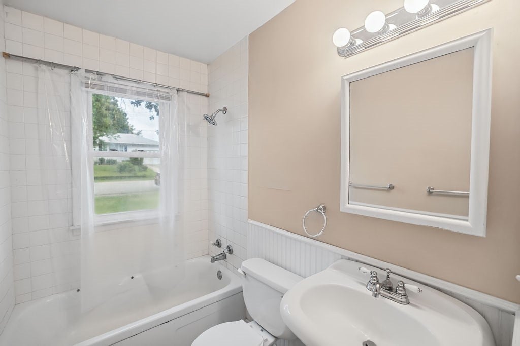 4375 East Du Frain Avenue Decatur, IL 62526 - Photo 15 of 31 Gallery Image 15