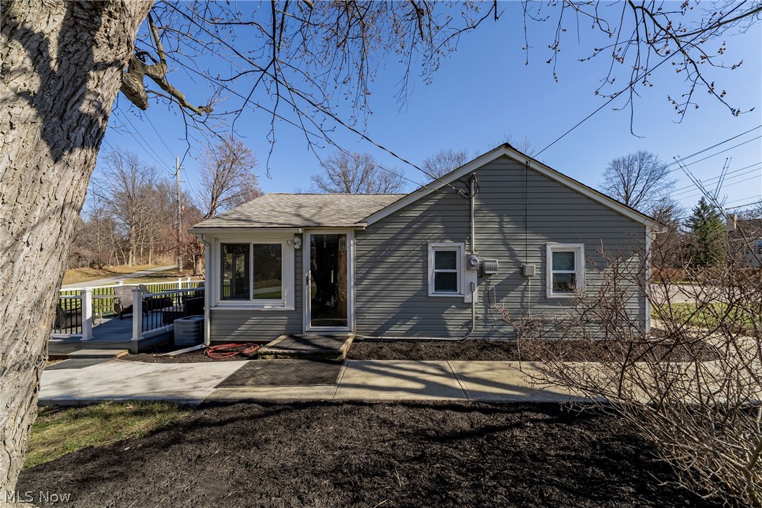 2745 Rockefeller Road Wickliffe, OH 44092 - Photo 25 of 34