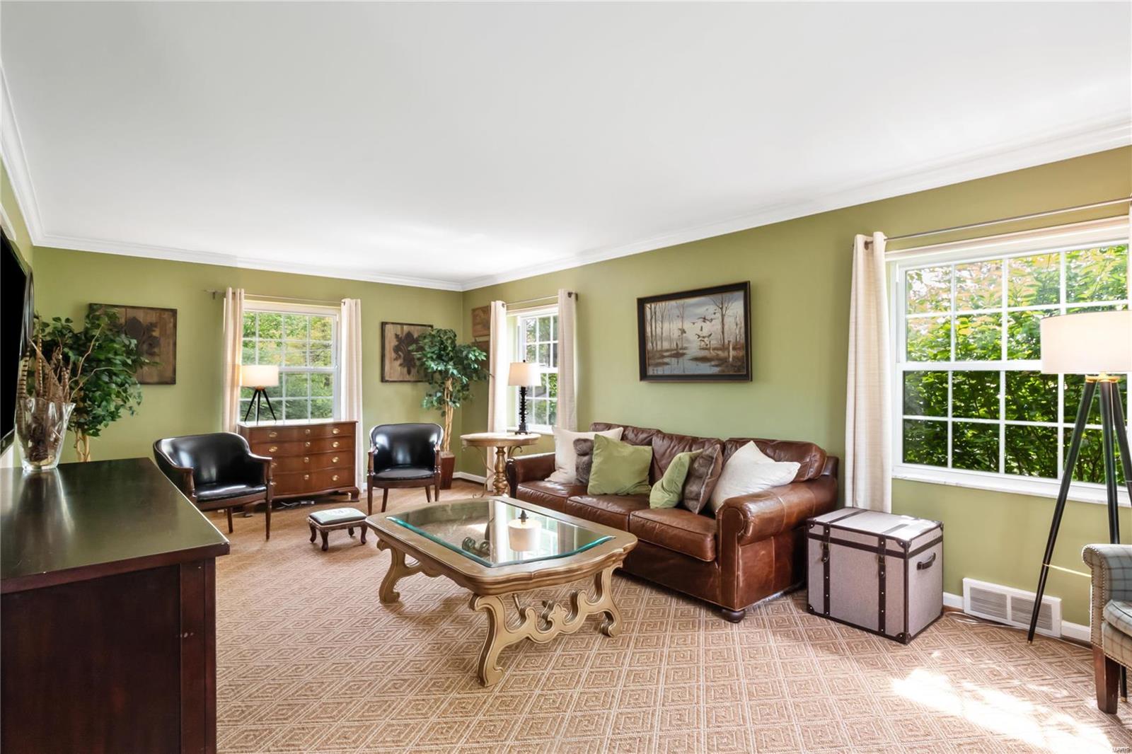 9824 Wild Deer Road Ladue, MO 63124 - Photo 4 of 30