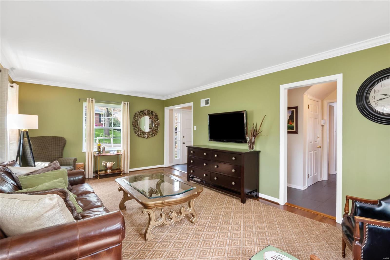 9824 Wild Deer Road Ladue, MO 63124 - Photo 5 of 30