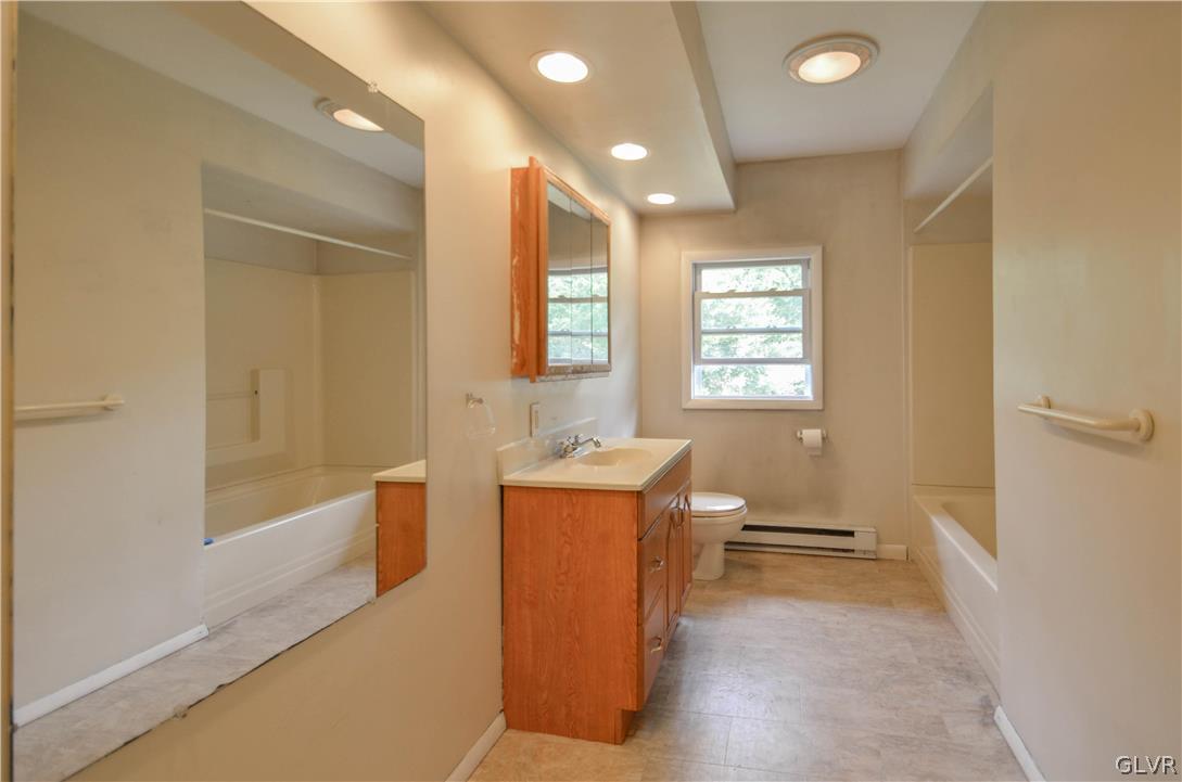 142 Peechatka Ridge Henryville, PA 18332 - Photo 18 of 29 Gallery Image 18